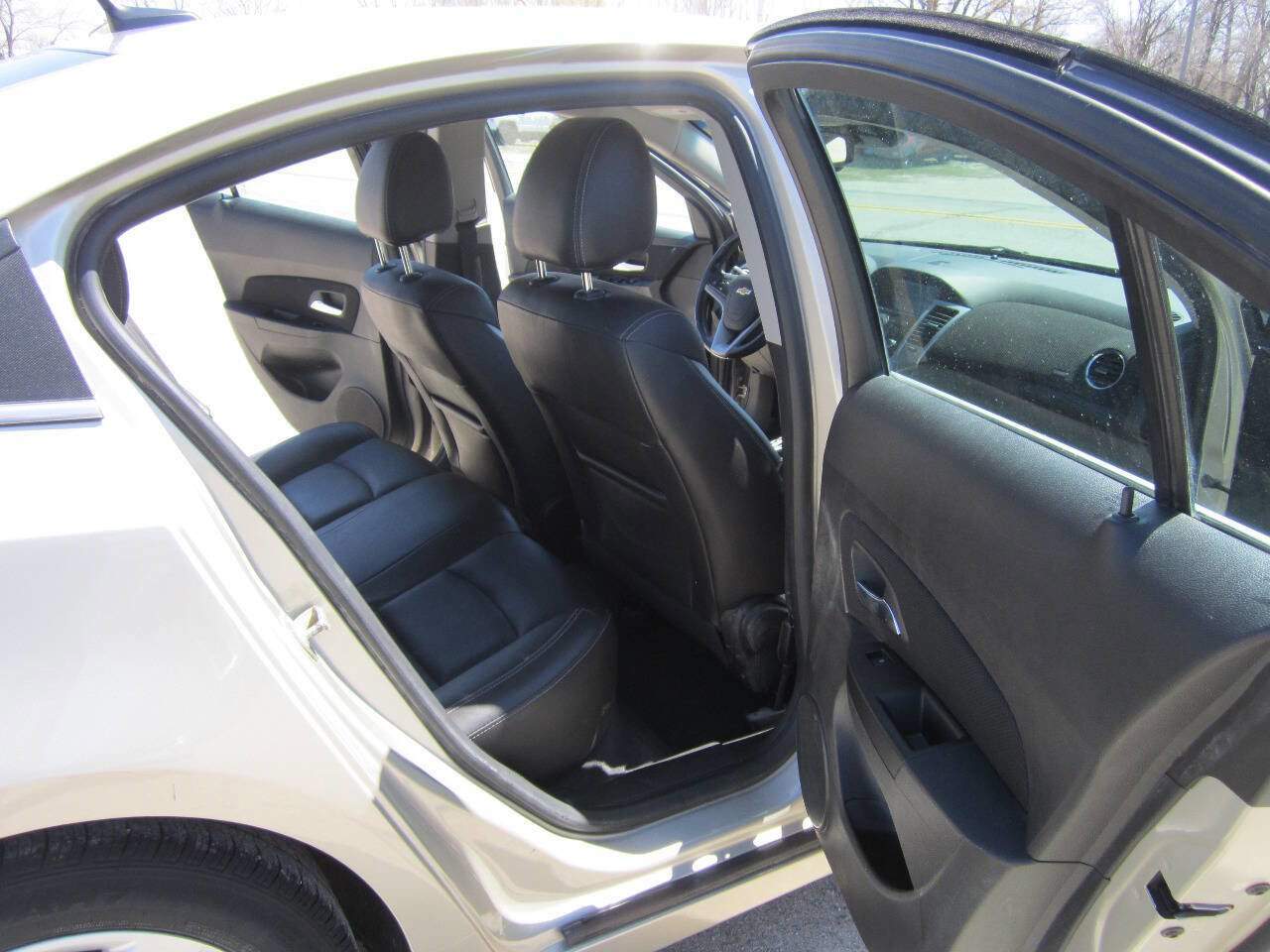 Used 2014 Chevrolet Cruze Diesel FWD image 12