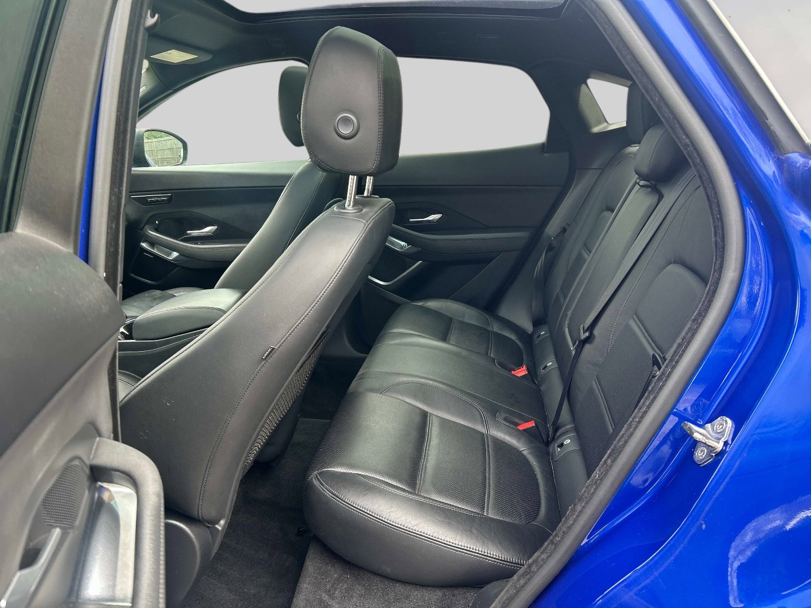 Used 2018 Jaguar E-PACE SE image 11