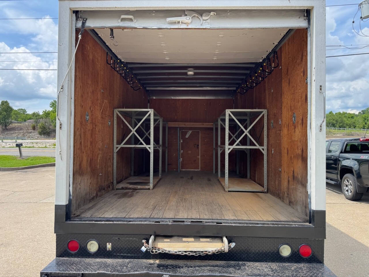 Used 1998 Ford E-350 and Econoline 350 RWD image 10