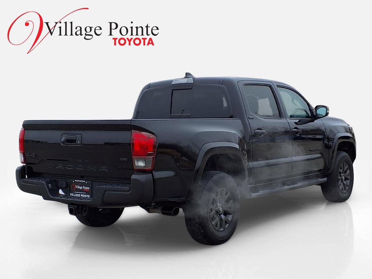 Used 2023 Toyota Tacoma SR5 w/ Technology Package image 7