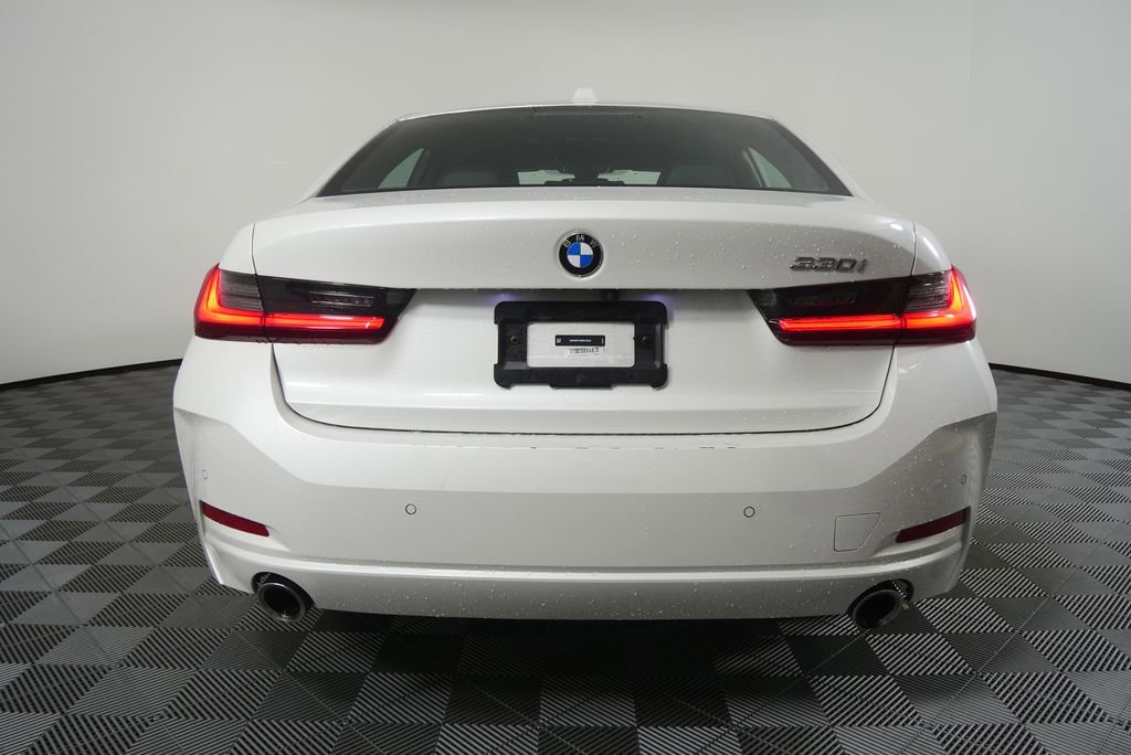 Used 2024 BMW 330i Sedan image 4