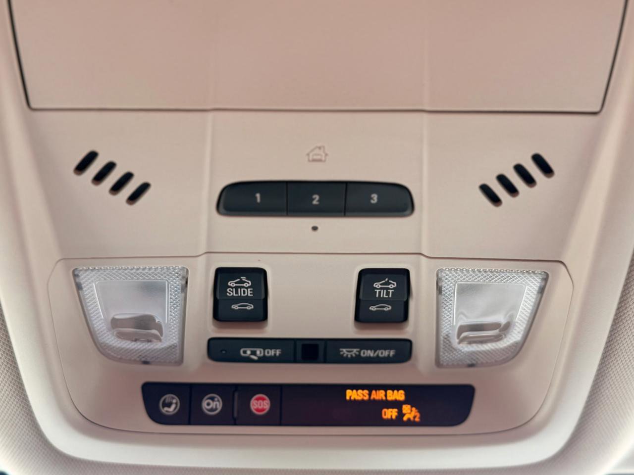 Used 2021 GMC Acadia Denali w/ GMC Pro Grade Package image 40