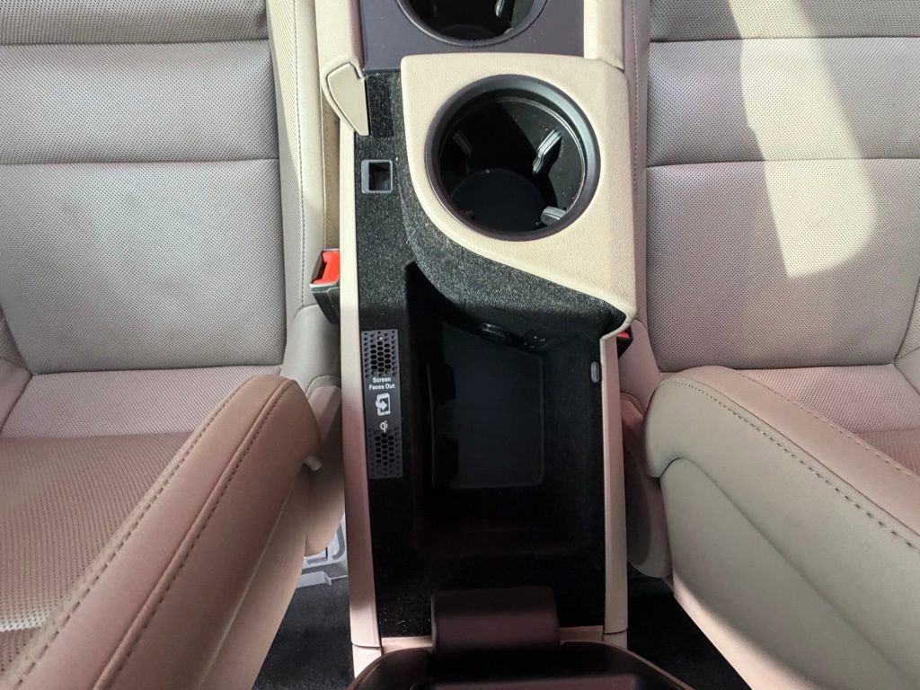 Used 2022 Porsche Taycan image 28