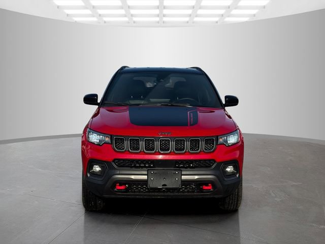 Used 2023 Jeep Compass Trailhawk image 2