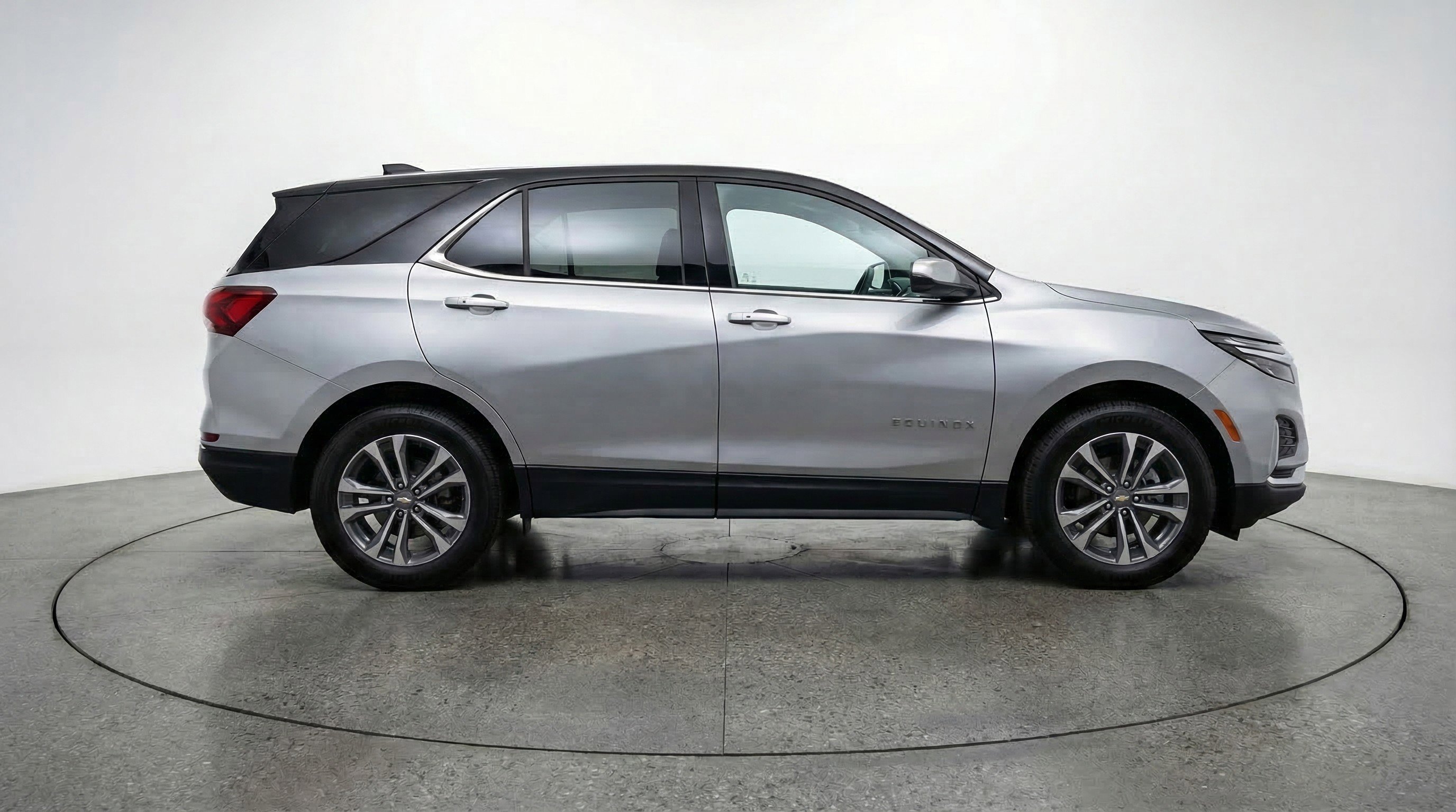 Used 2025 Chevrolet Equinox LT image 11