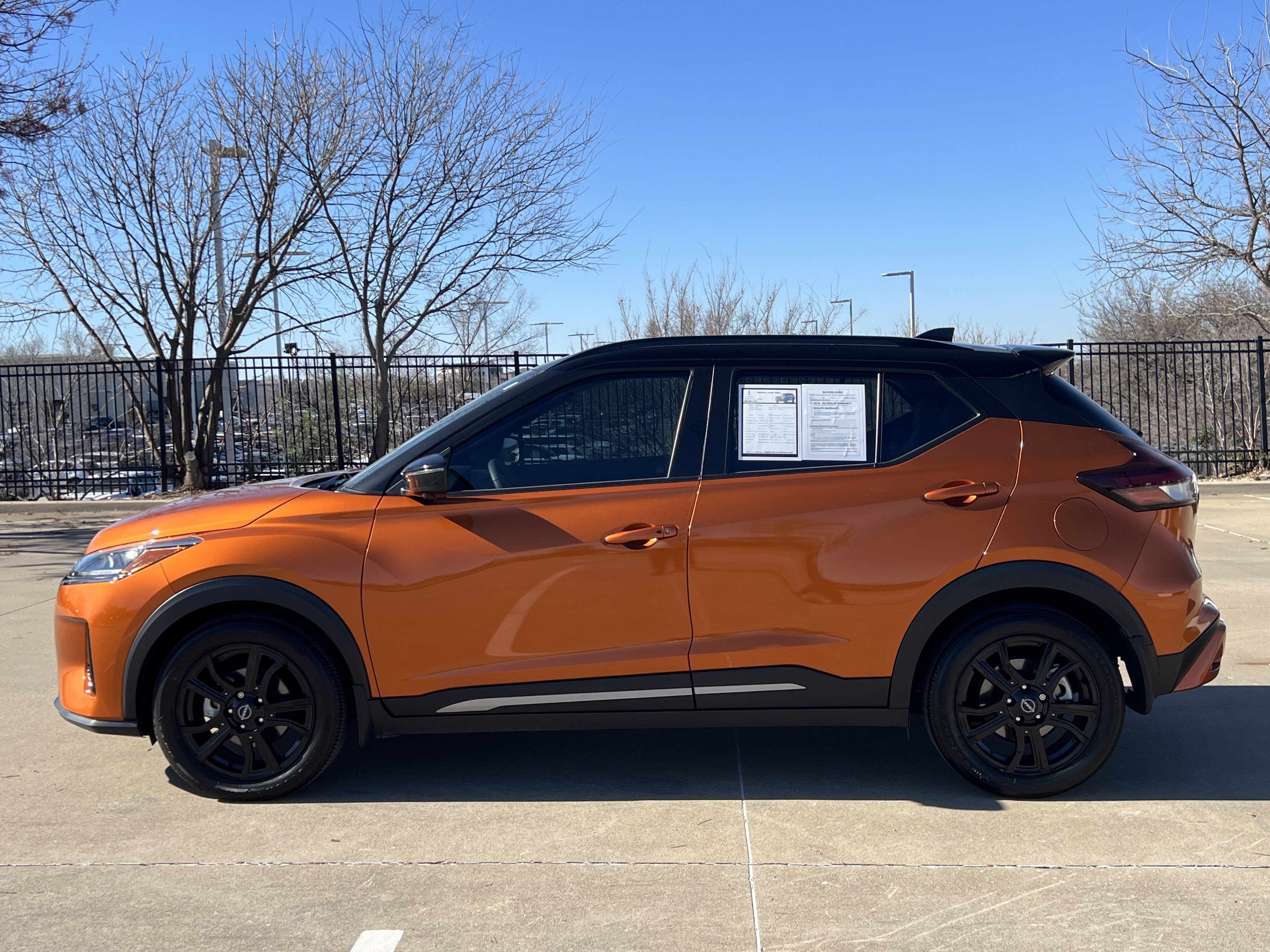Used 2023 Nissan Kicks SR w/ SR Premium Package image 4