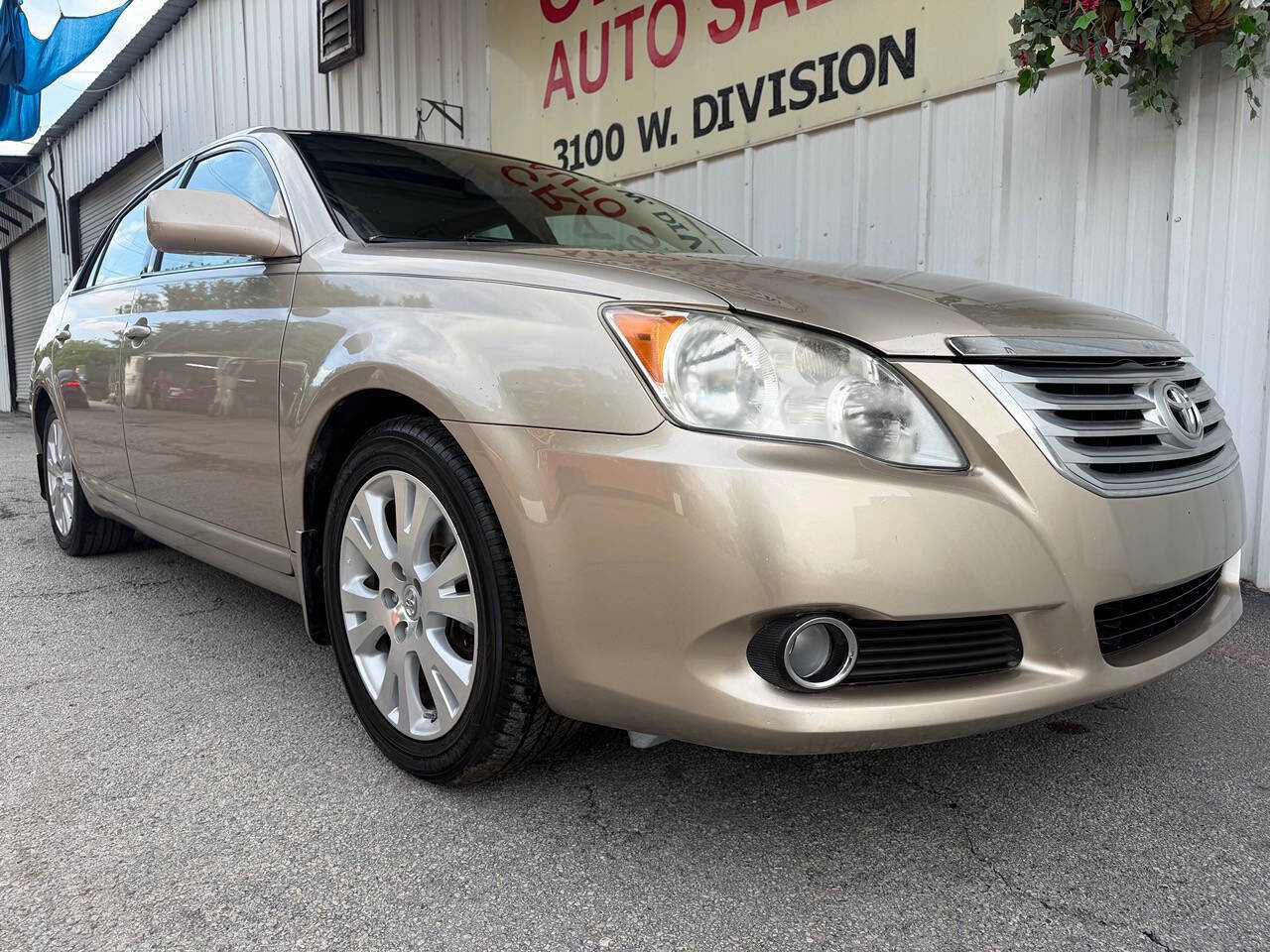 Used 2008 Toyota Avalon XLS FWD video 1
