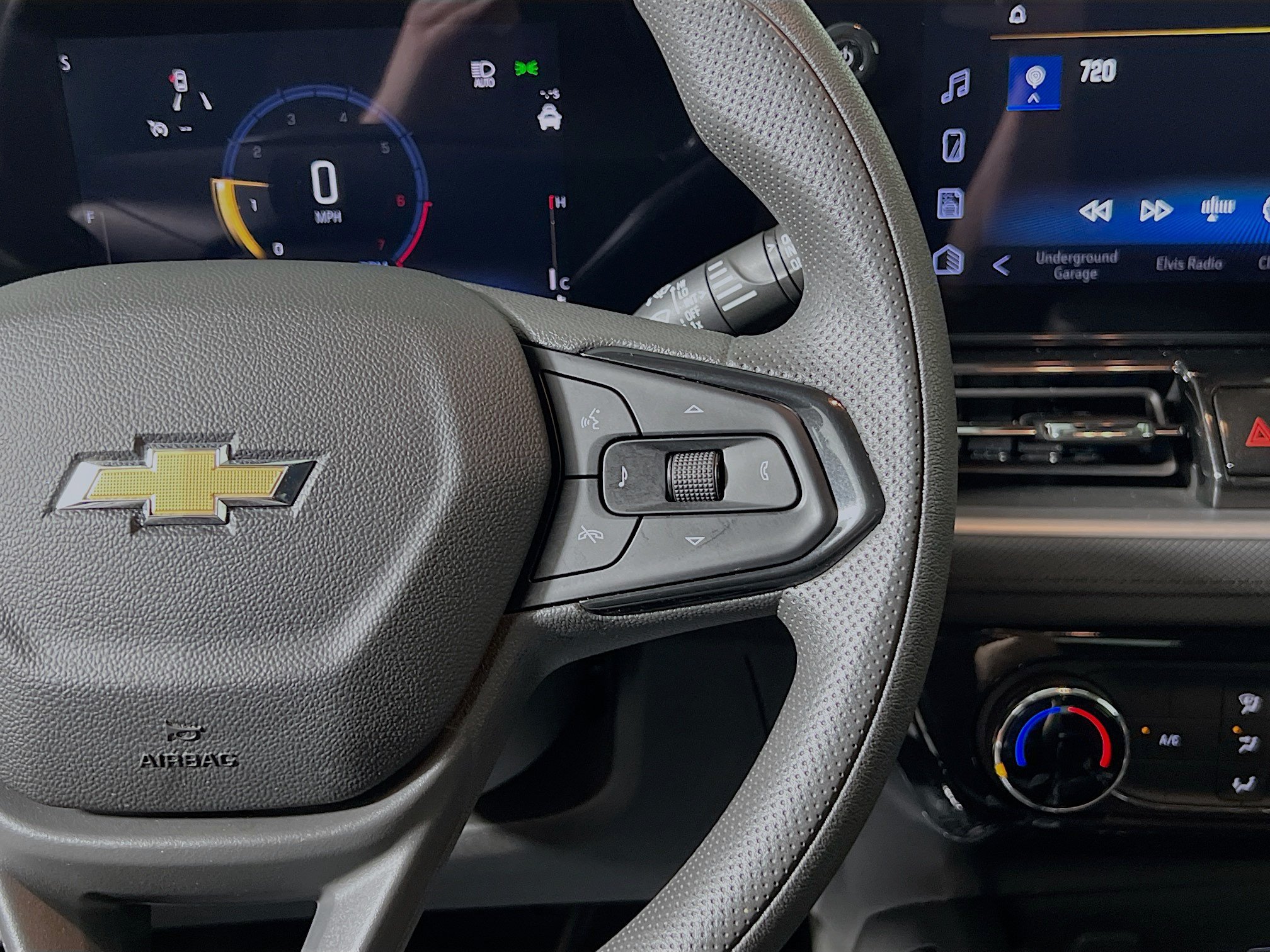 Used 2025 Chevrolet TrailBlazer LT AWD/4WD image 20