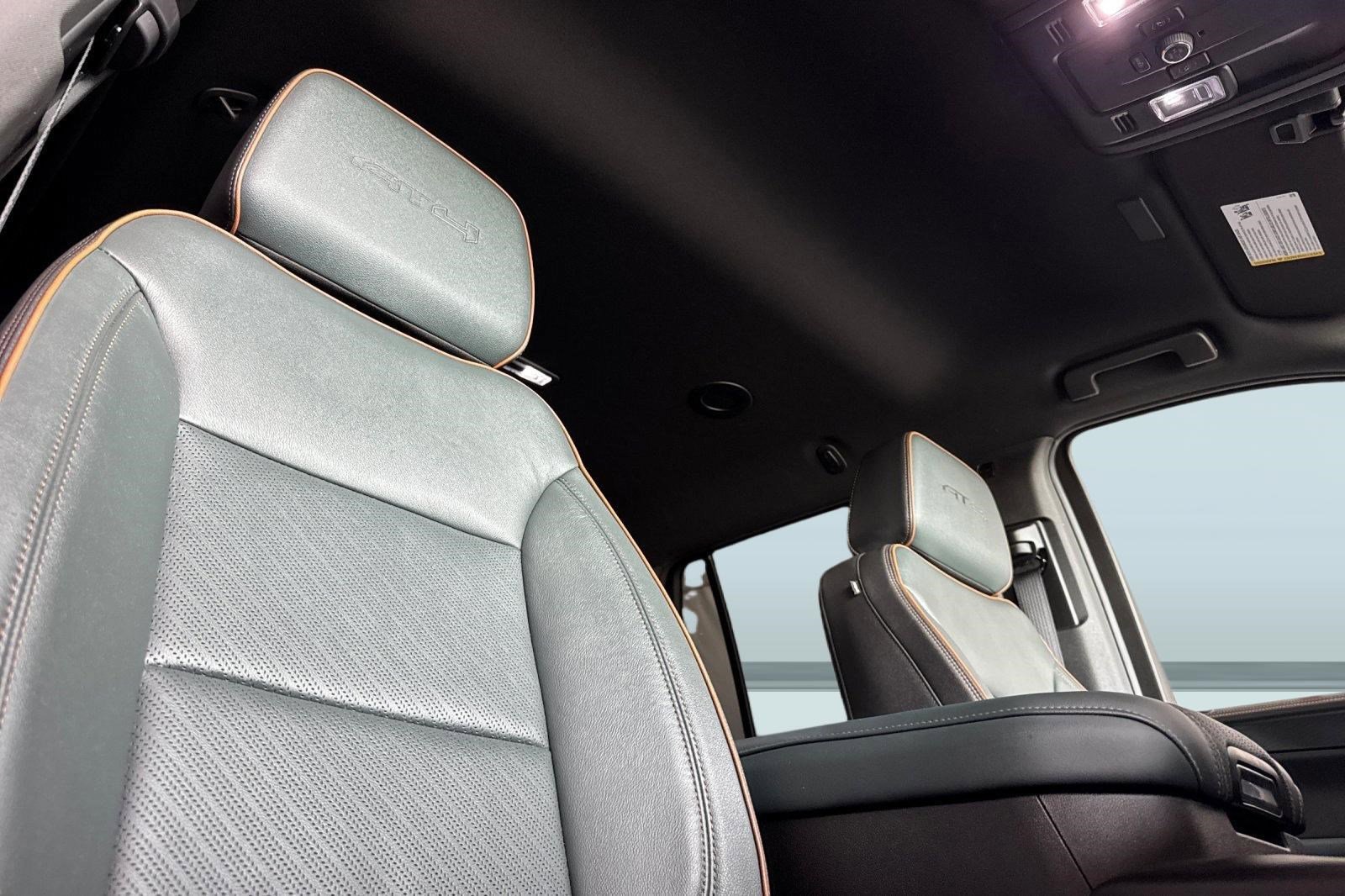 Used 2025 GMC Yukon AT4 AWD/4WD image 26