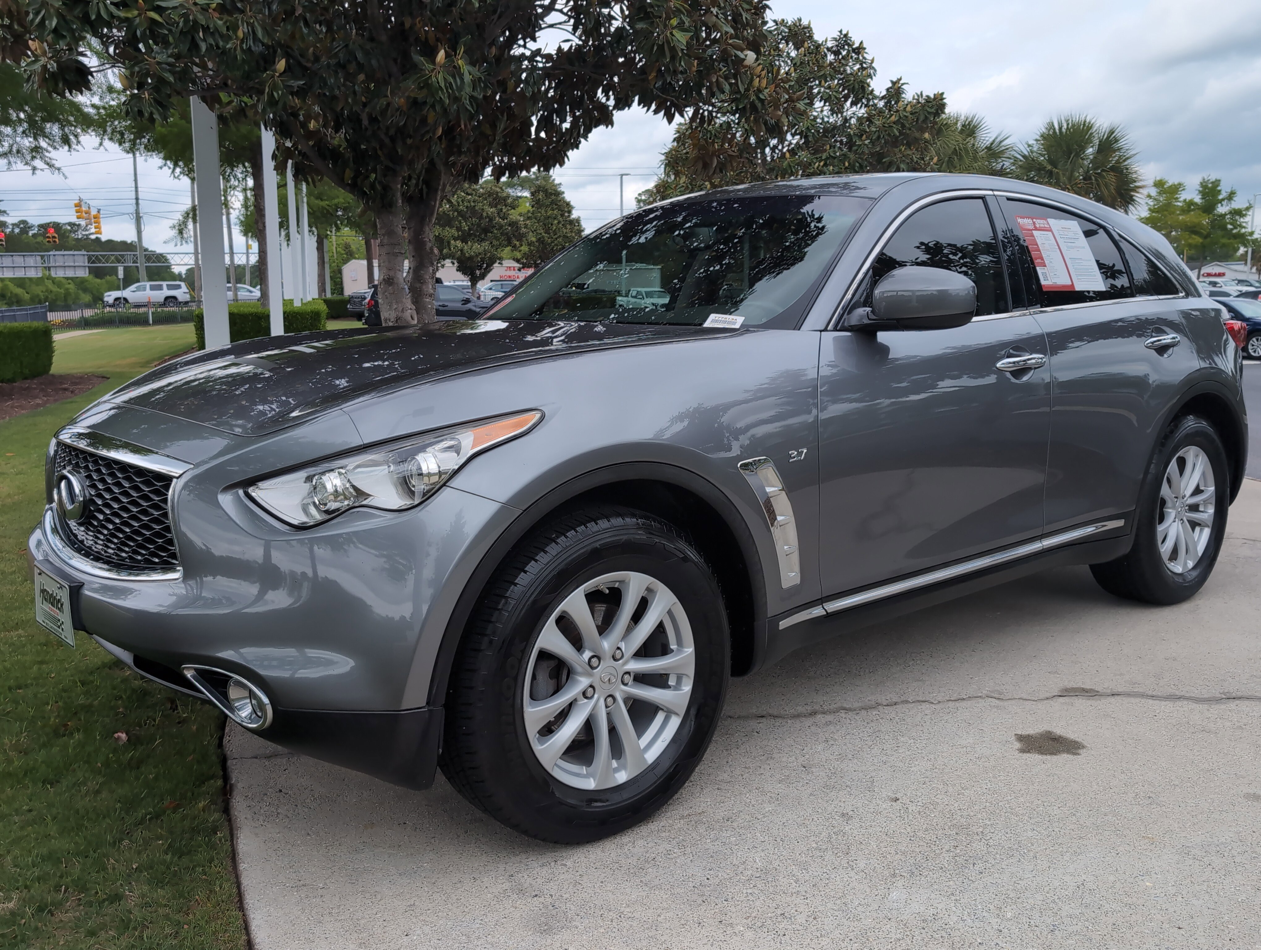 Used 2017 INFINITI QX70 AWD image 5
