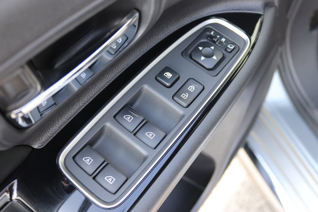 Used 2021 Mitsubishi Outlander LE AWD/4WD image 30