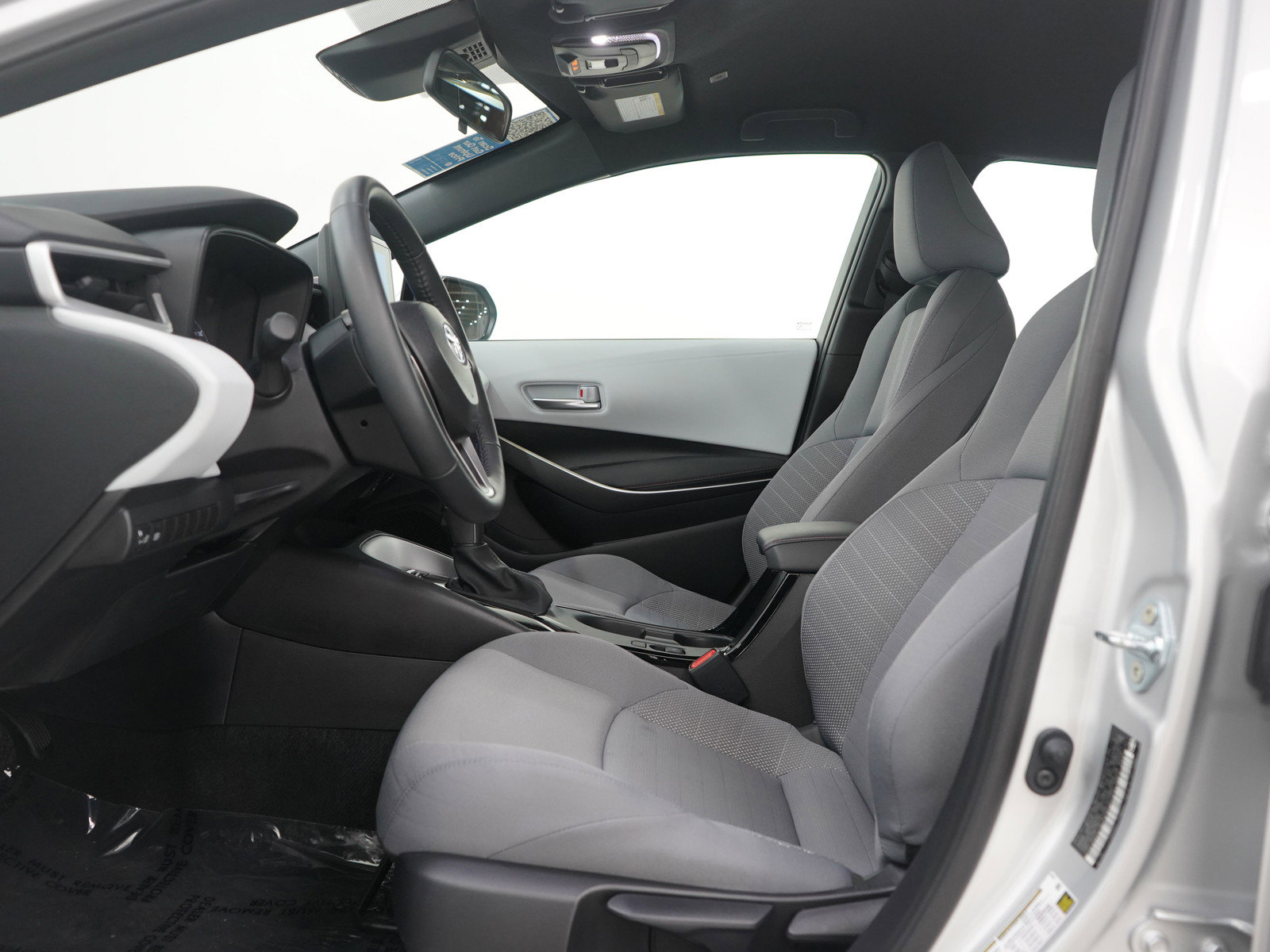 Used 2025 Toyota Corolla SE image 21