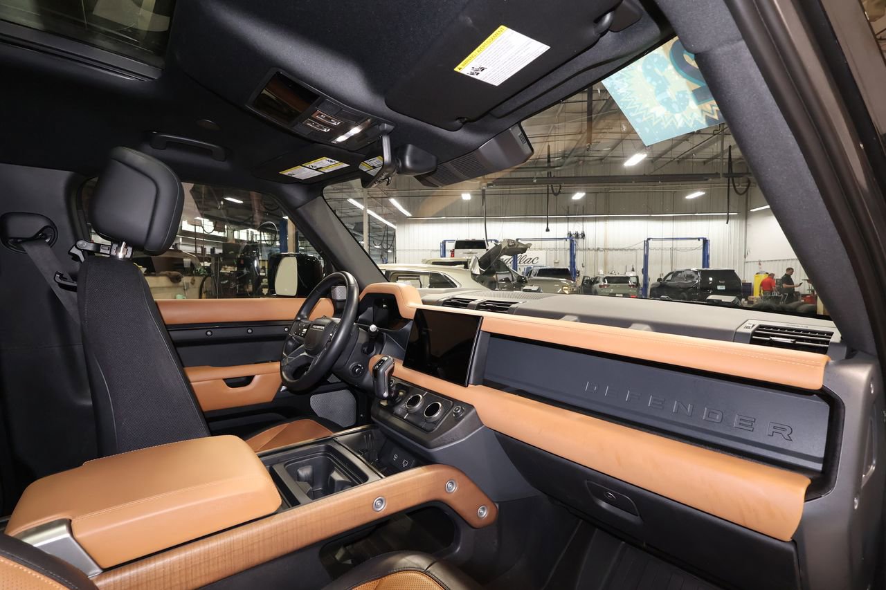 Used 2023 Land Rover Defender 130 X image 29
