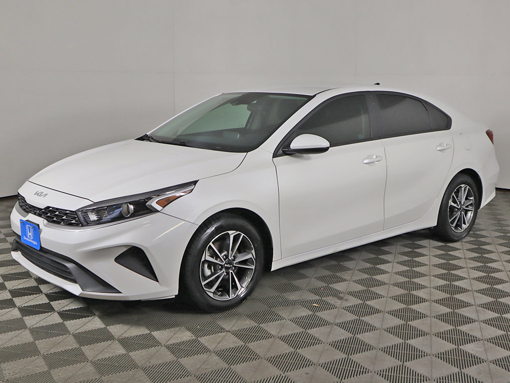 Used 2023 Kia Forte LXS FWD image 5