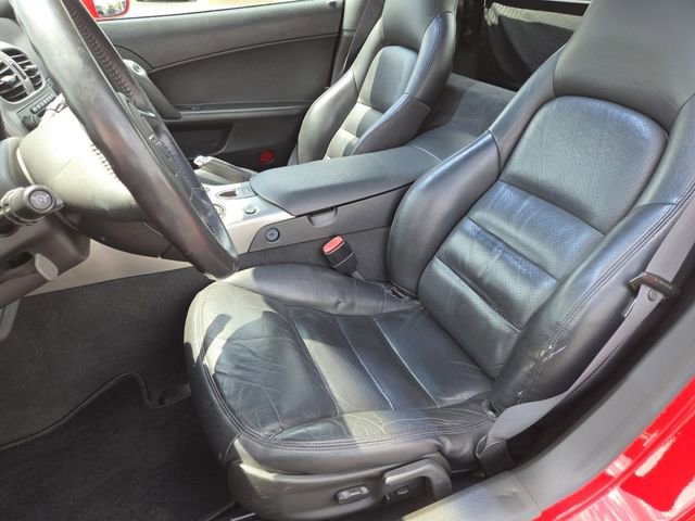 Used 2005 Chevrolet Corvette Coupe w/ Preferred Equipment Group RWD image 28