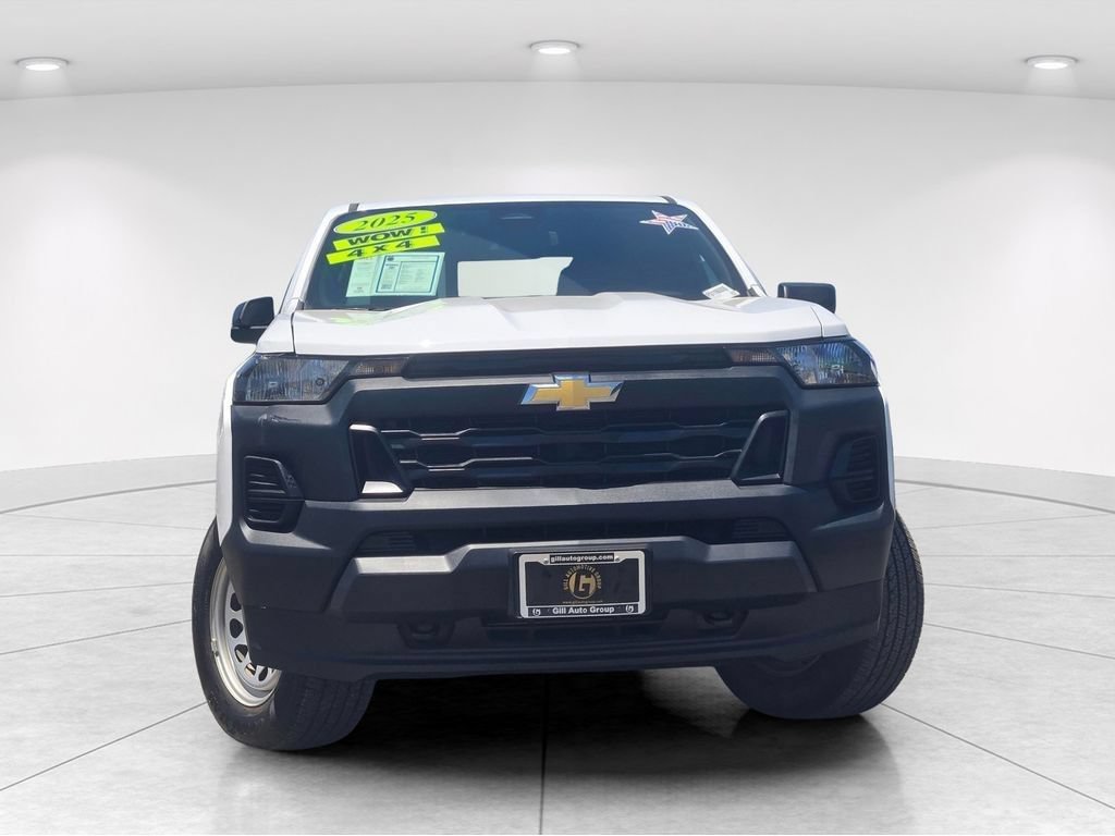Used 2025 Chevrolet Colorado W/T AWD/4WD image 3