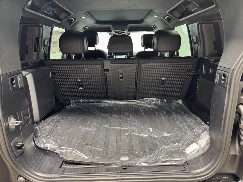 New 2025 Land Rover Defender 110 V8 image 37