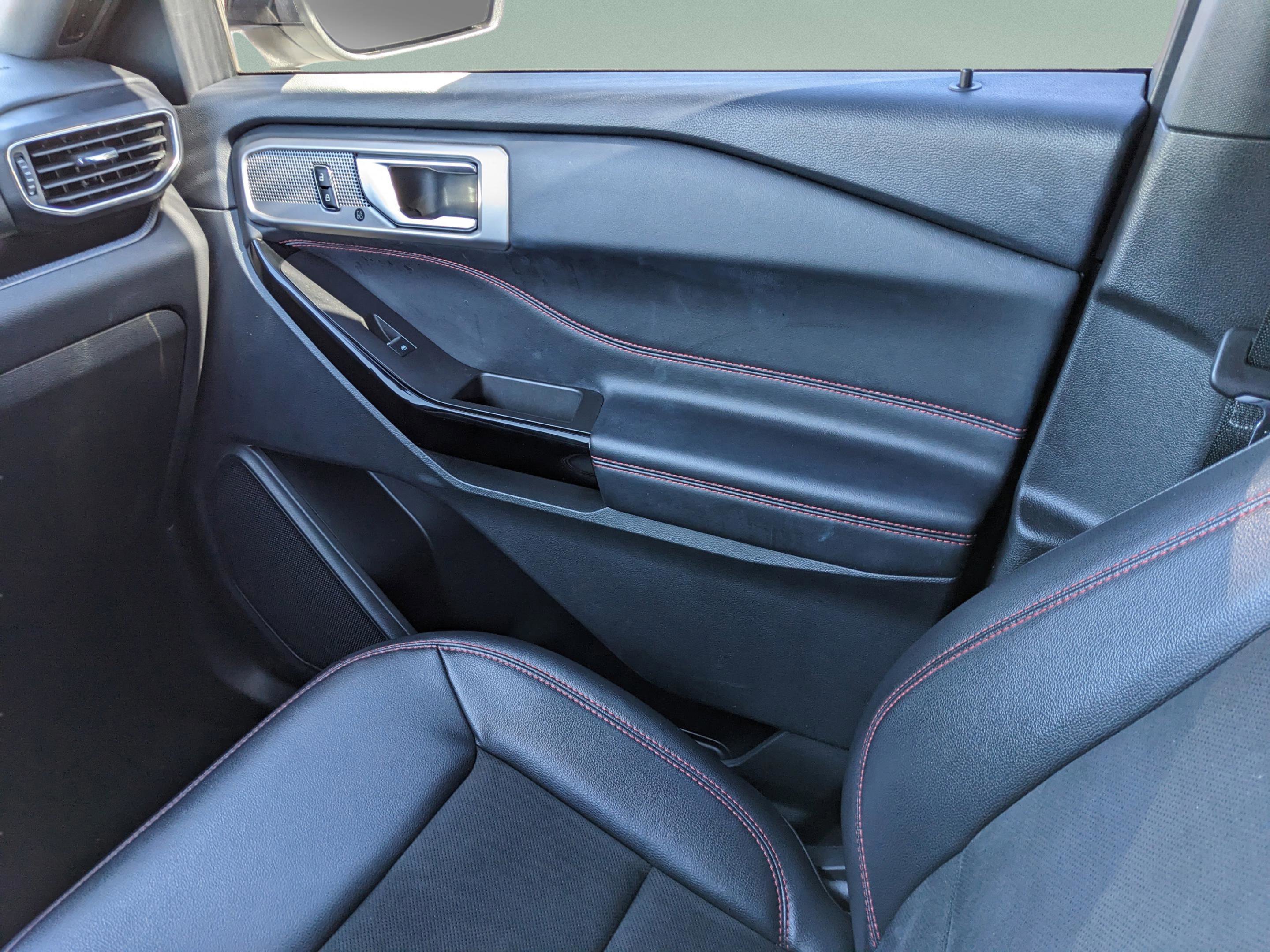 Used 2023 Ford Explorer ST-Line w/ Class IV Trailer Tow Package image 14