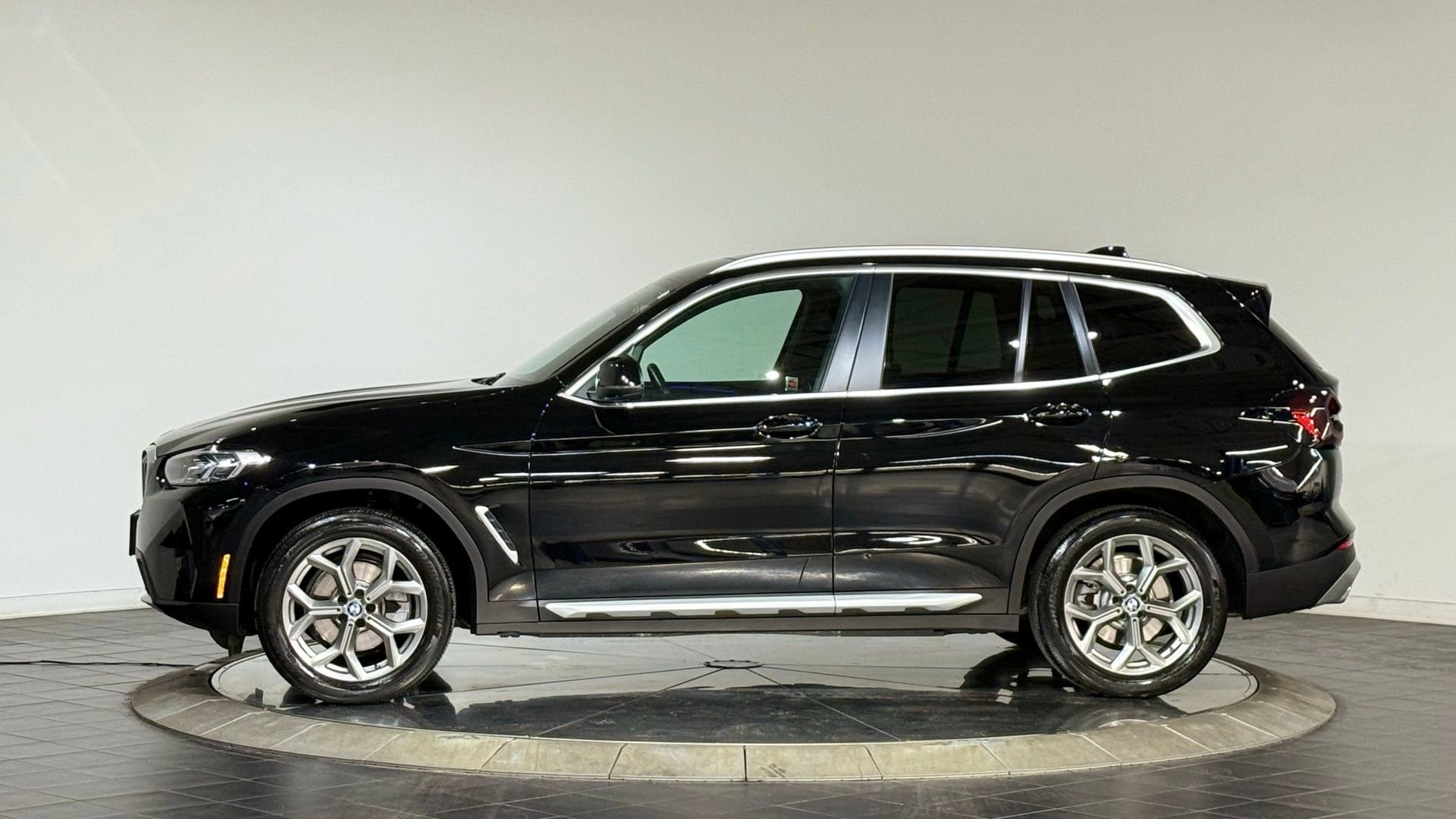 Used 2023 BMW X3 xDrive30i w/ Premium Package AWD/4WD image 6