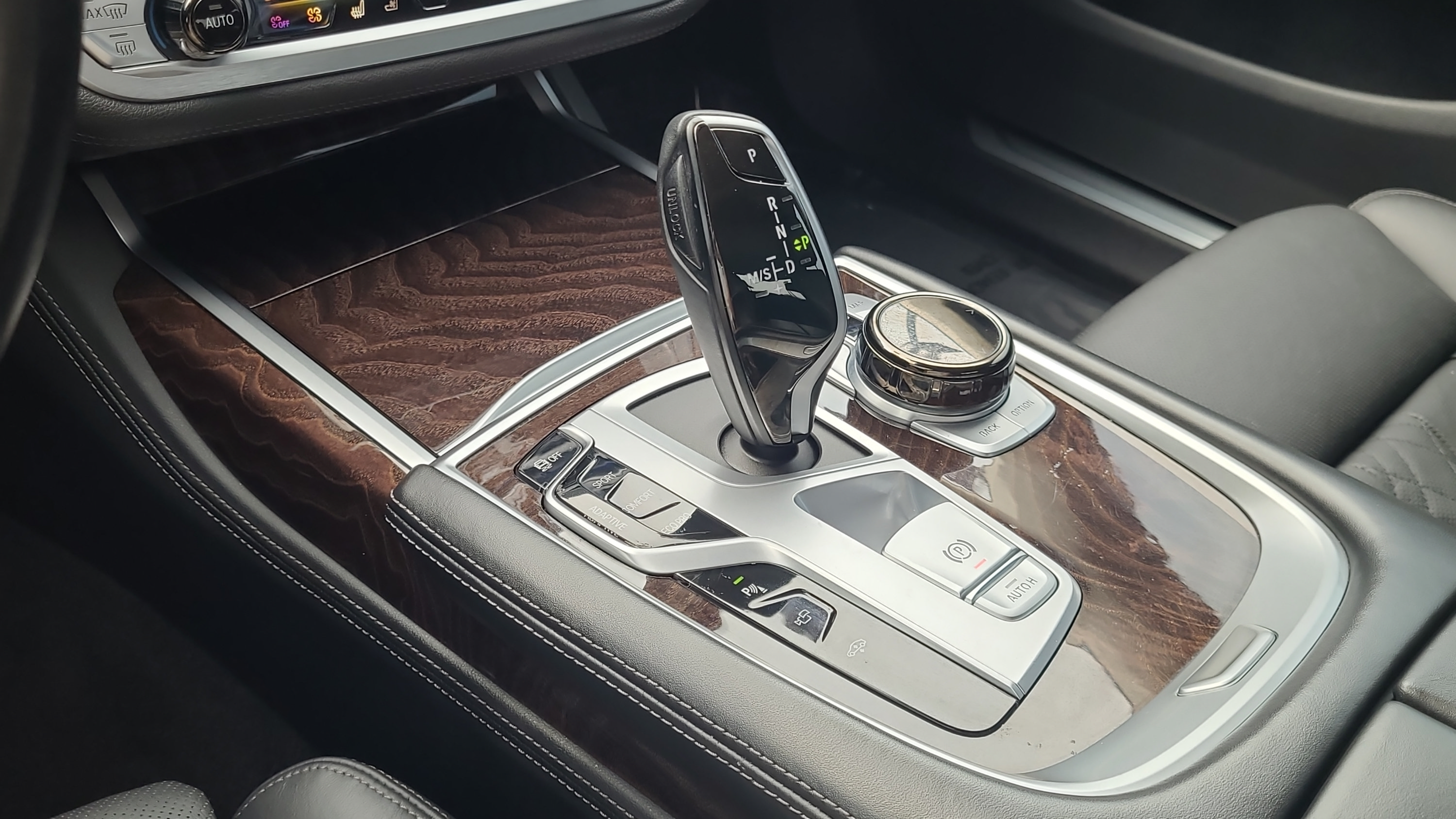 Used 2022 BMW 750i xDrive w/ Executive Package AWD/4WD image 24