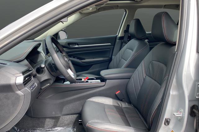 Used 2025 Nissan Altima 2.5 SR w/ SR Premium Package AWD/4WD image 9