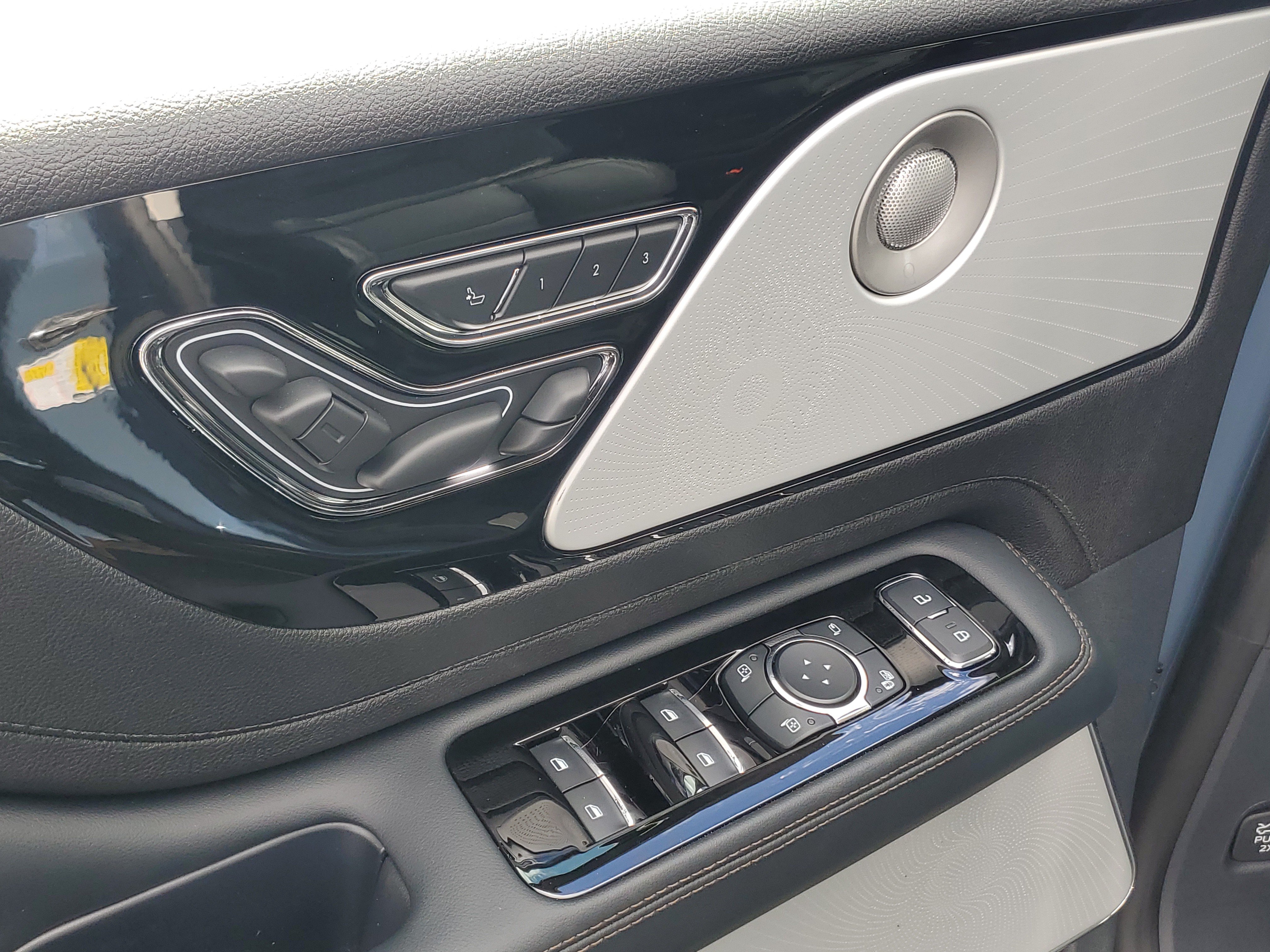 New 2027 Lincoln Aviator Reserve AWD/4WD image 9