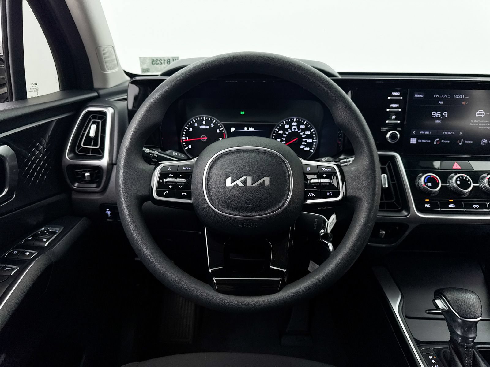 Certified 2023 Kia Sorento LX FWD image 3