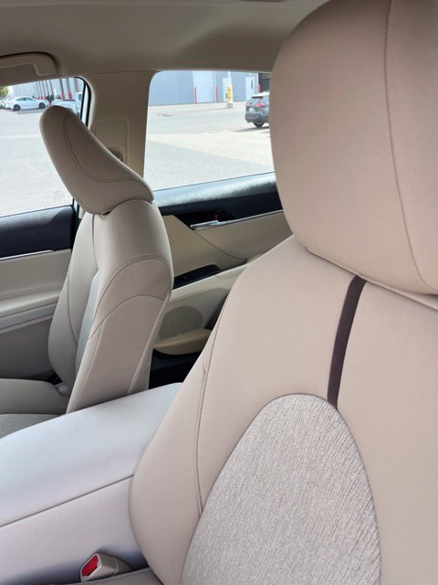Used 2020 Toyota Camry LE FWD image 5