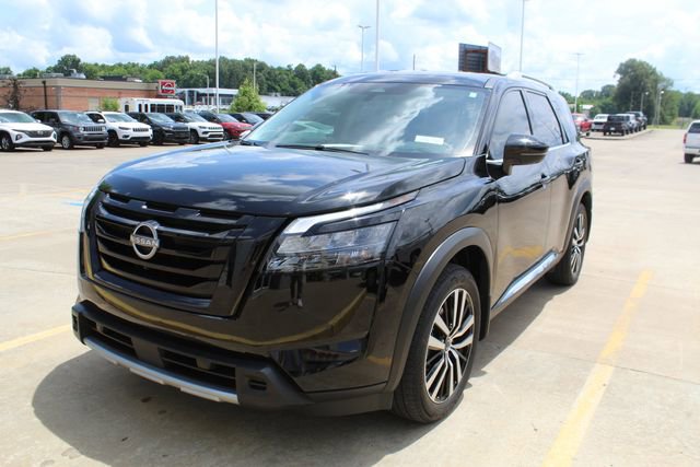 Used 2025 Nissan Pathfinder Platinum w/ Cargo Package