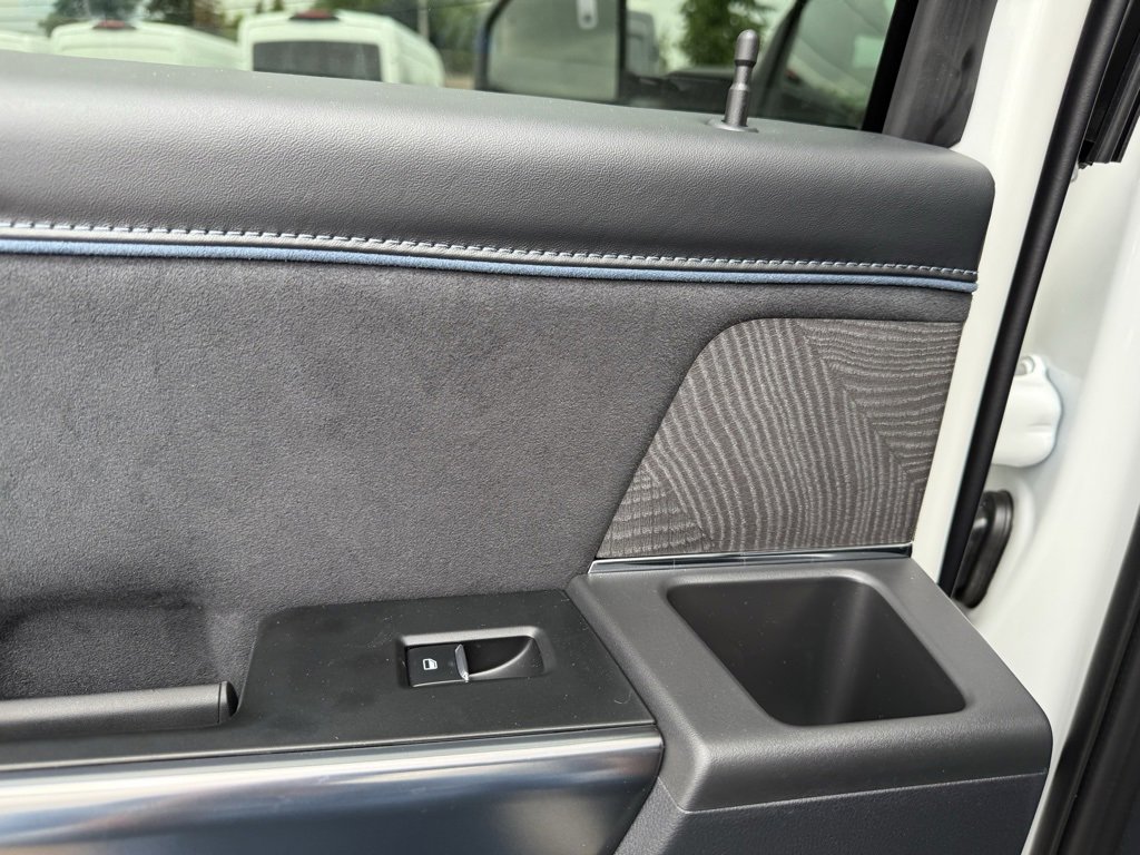 New 2025 Ford F350 Platinum w/ FX4 Off-Road Package image 19