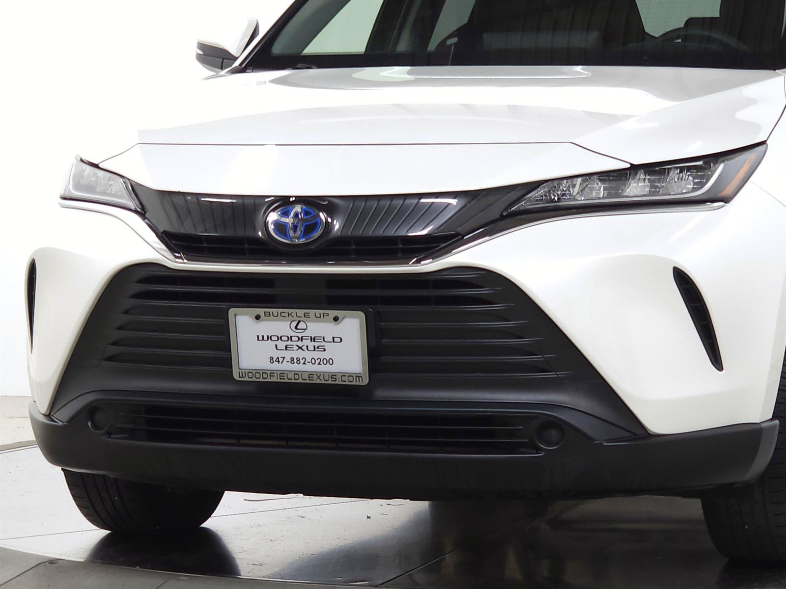 Used 2022 Toyota Venza LE AWD/4WD image 3