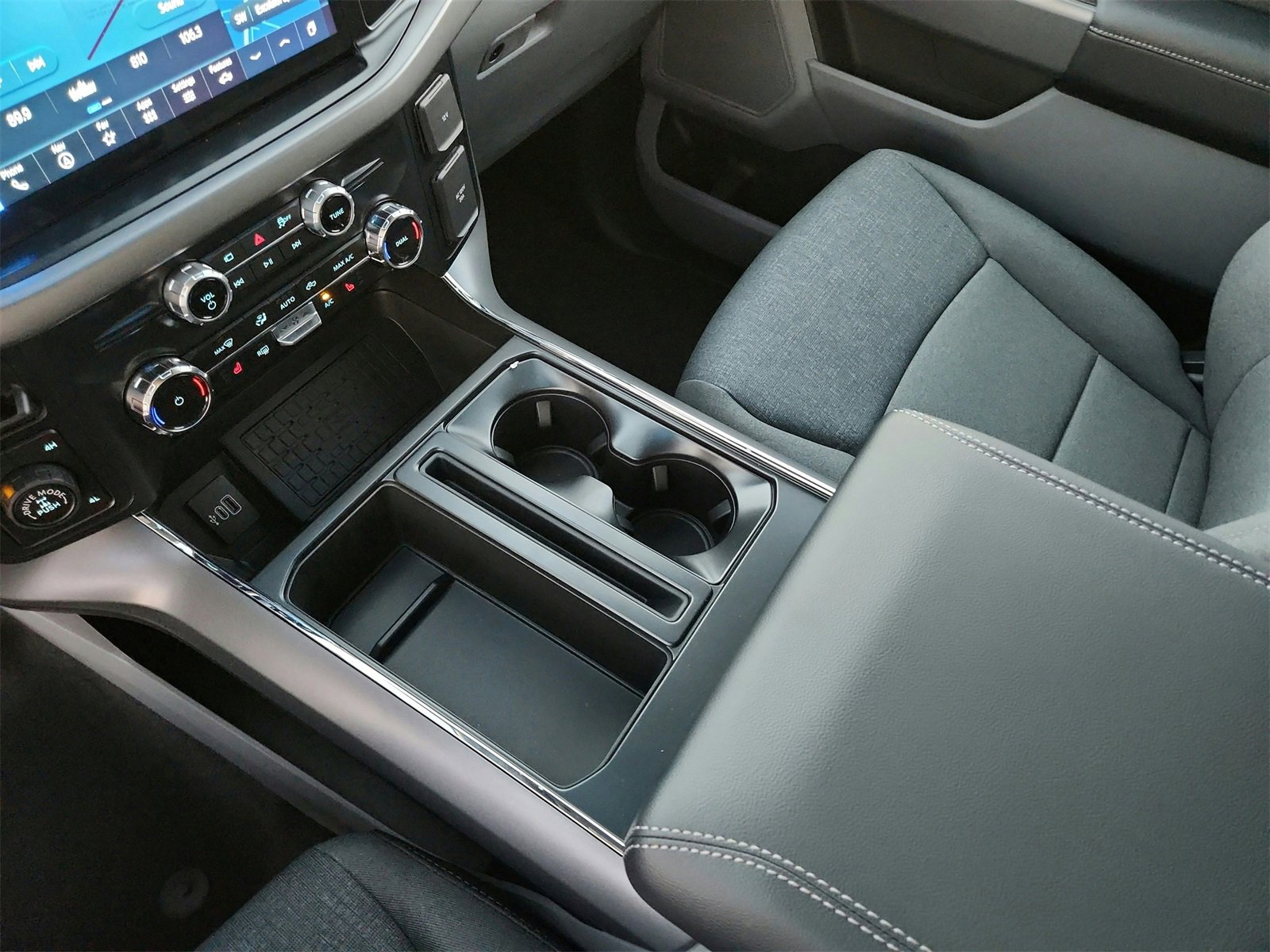 New 2025 Ford F150 XLT w/ Equipment Group 302A MID image 14