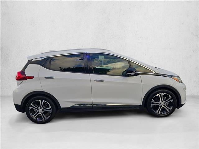 Used 2017 Chevrolet Bolt Premier w/ Driver Confidence II Package FWD image 4