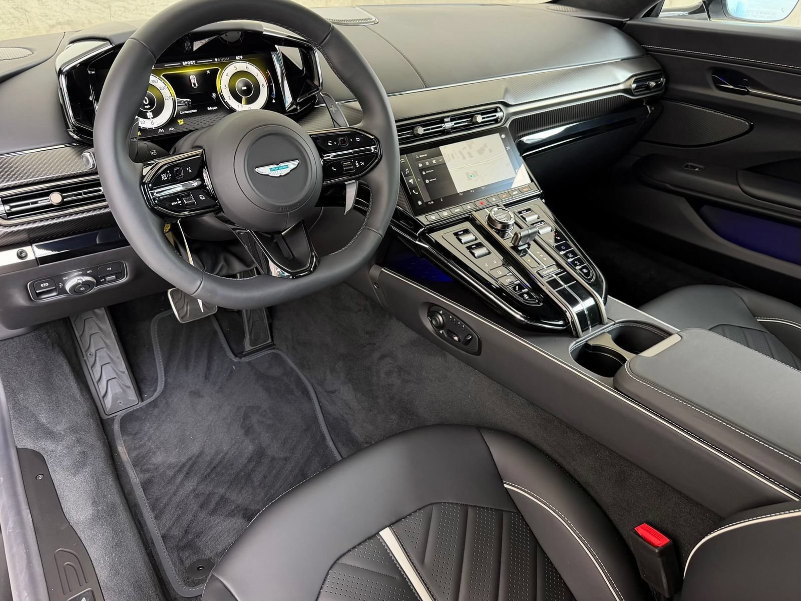 New 2026 Aston Martin V8 Vantage S RWD image 3