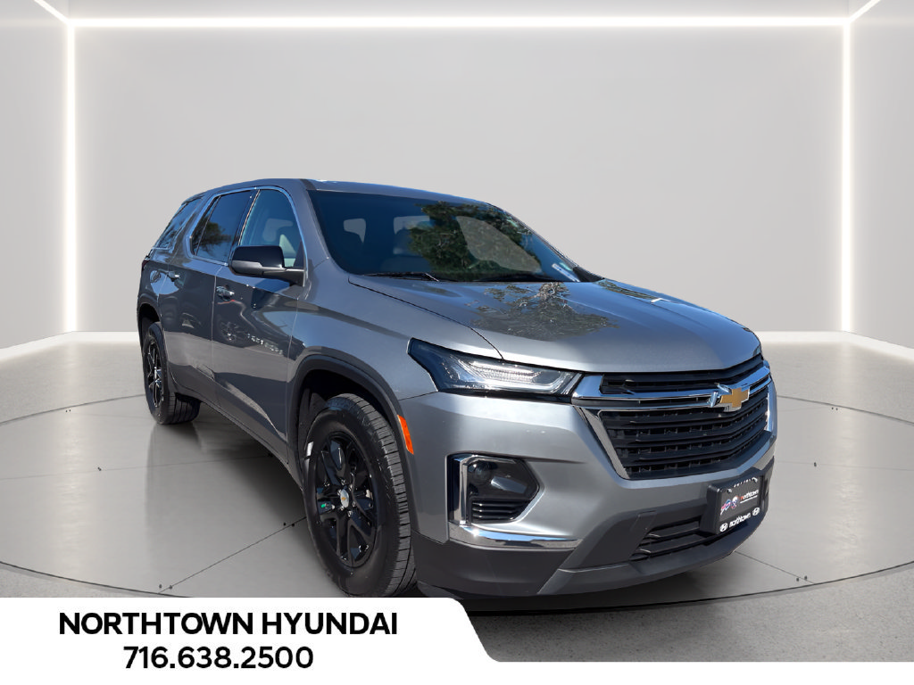 Used 2023 Chevrolet Traverse LS AWD/4WD image 2
