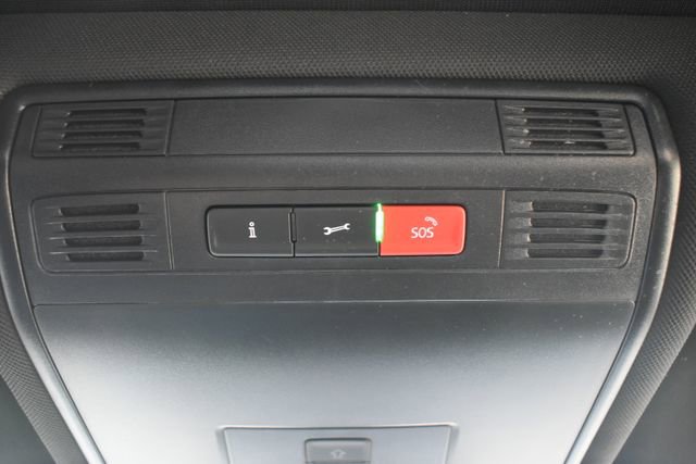 Used 2022 Volkswagen Tiguan SE R-Line image 30