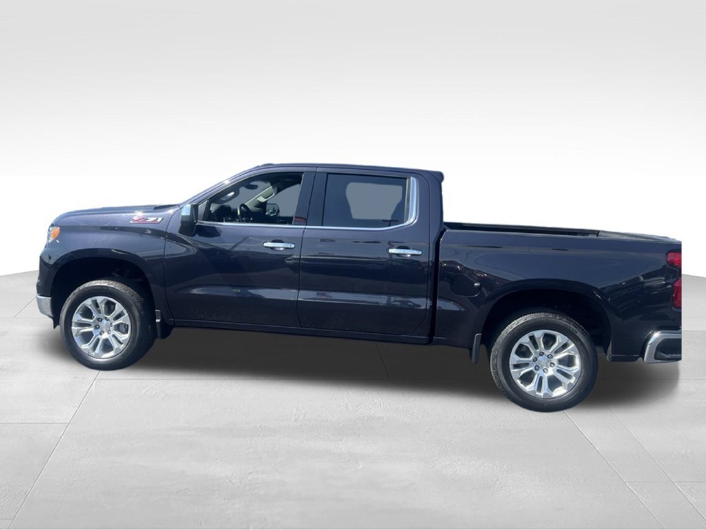 Used 2023 Chevrolet Silverado 1500 LTZ w/ LTZ Premium Package AWD/4WD image 3