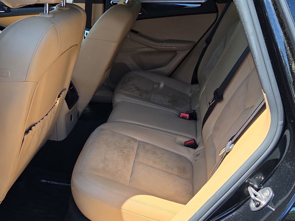 Used 2018 Porsche Macan image 11