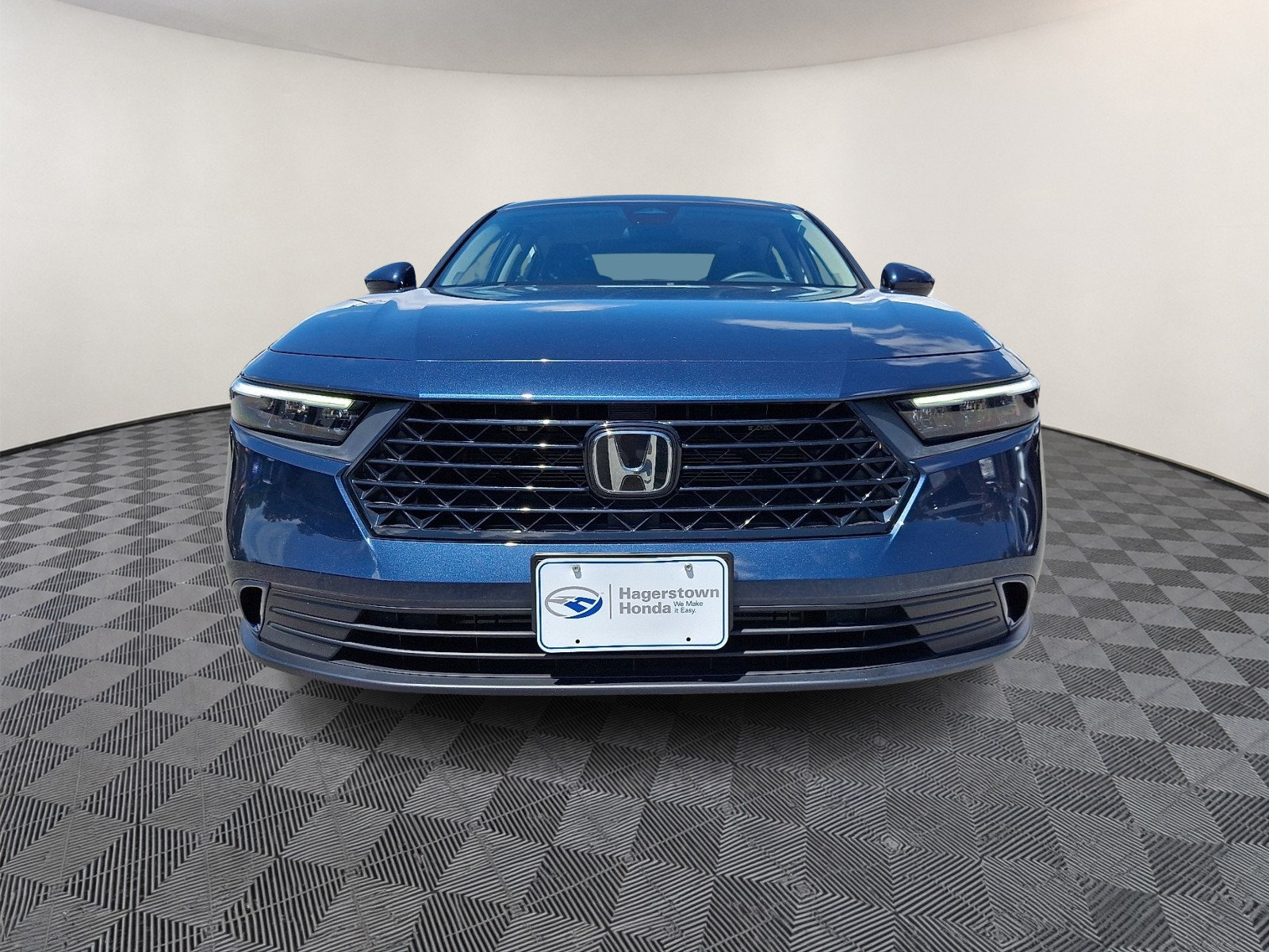 Used 2023 Honda Accord EX image 2