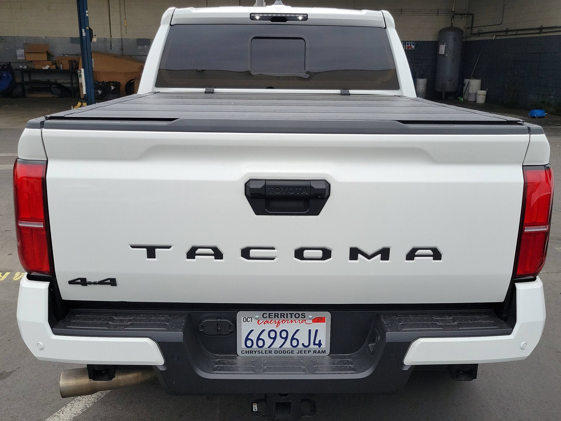 Used 2025 Toyota Tacoma TRD Off-Road w/ TRD Off Road Upgrade Package AWD/4WD image 19