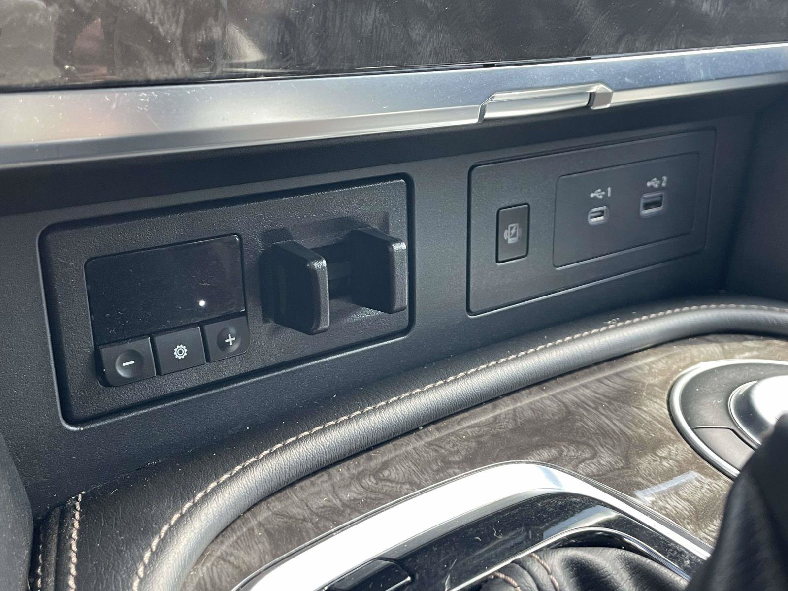 Used 2023 Nissan Armada Platinum w/ Captain's Chairs Package RWD image 20