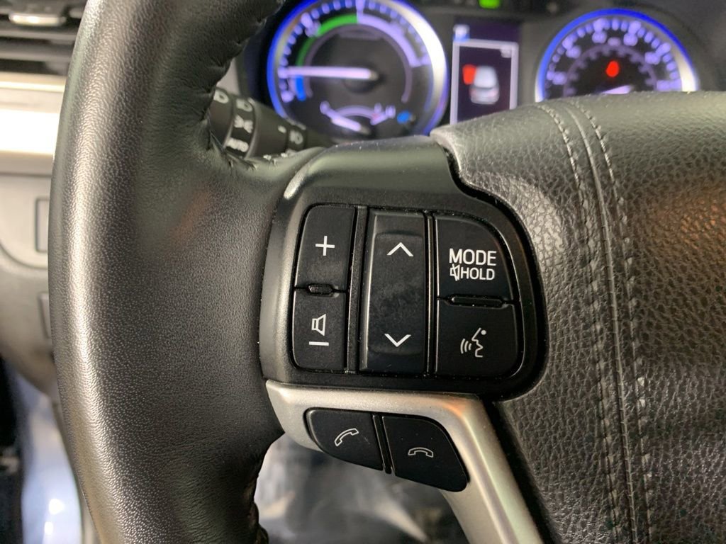 Used 2019 Toyota Highlander XLE AWD/4WD image 20
