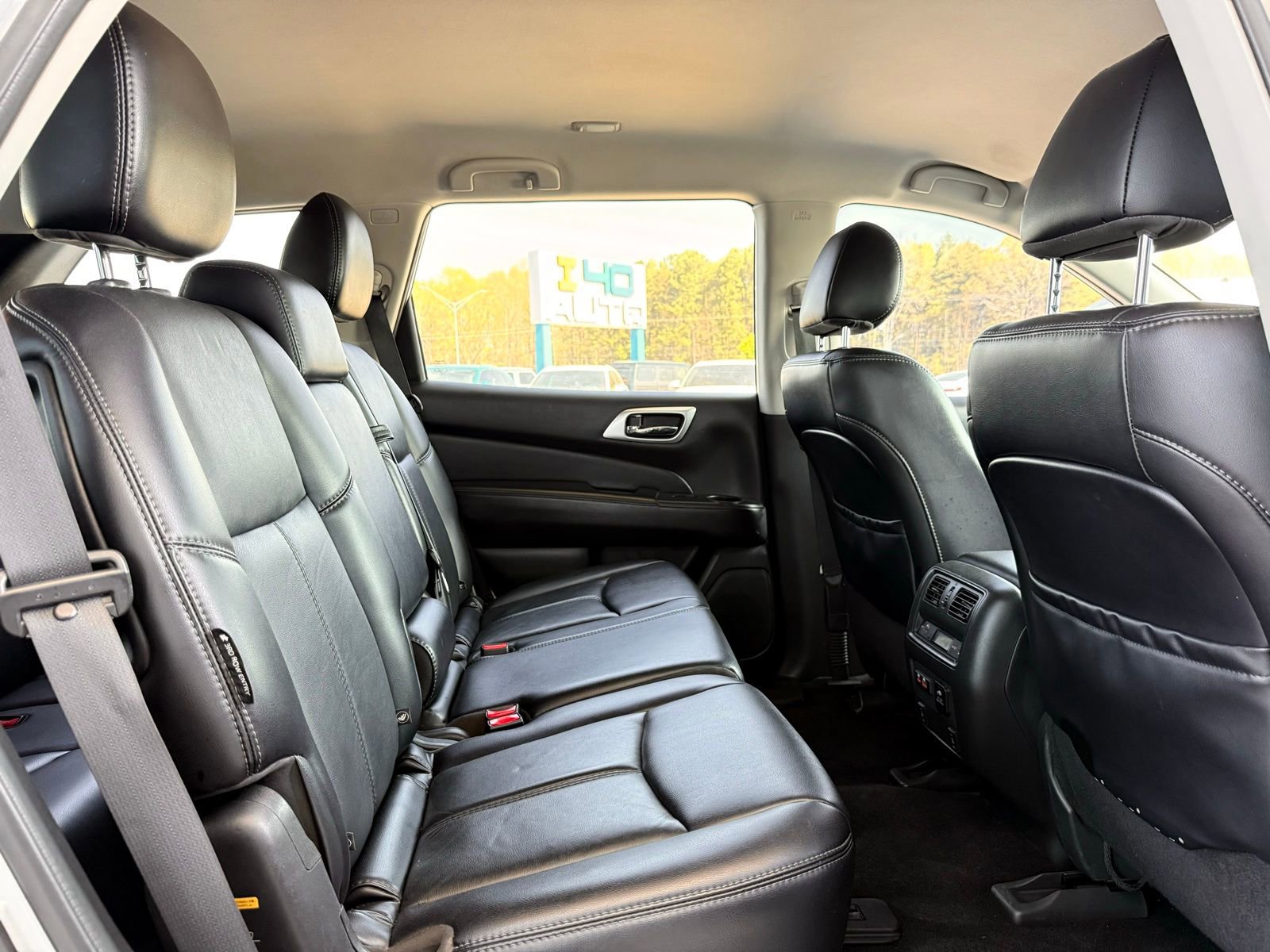 Used 2019 Nissan Pathfinder SL image 25