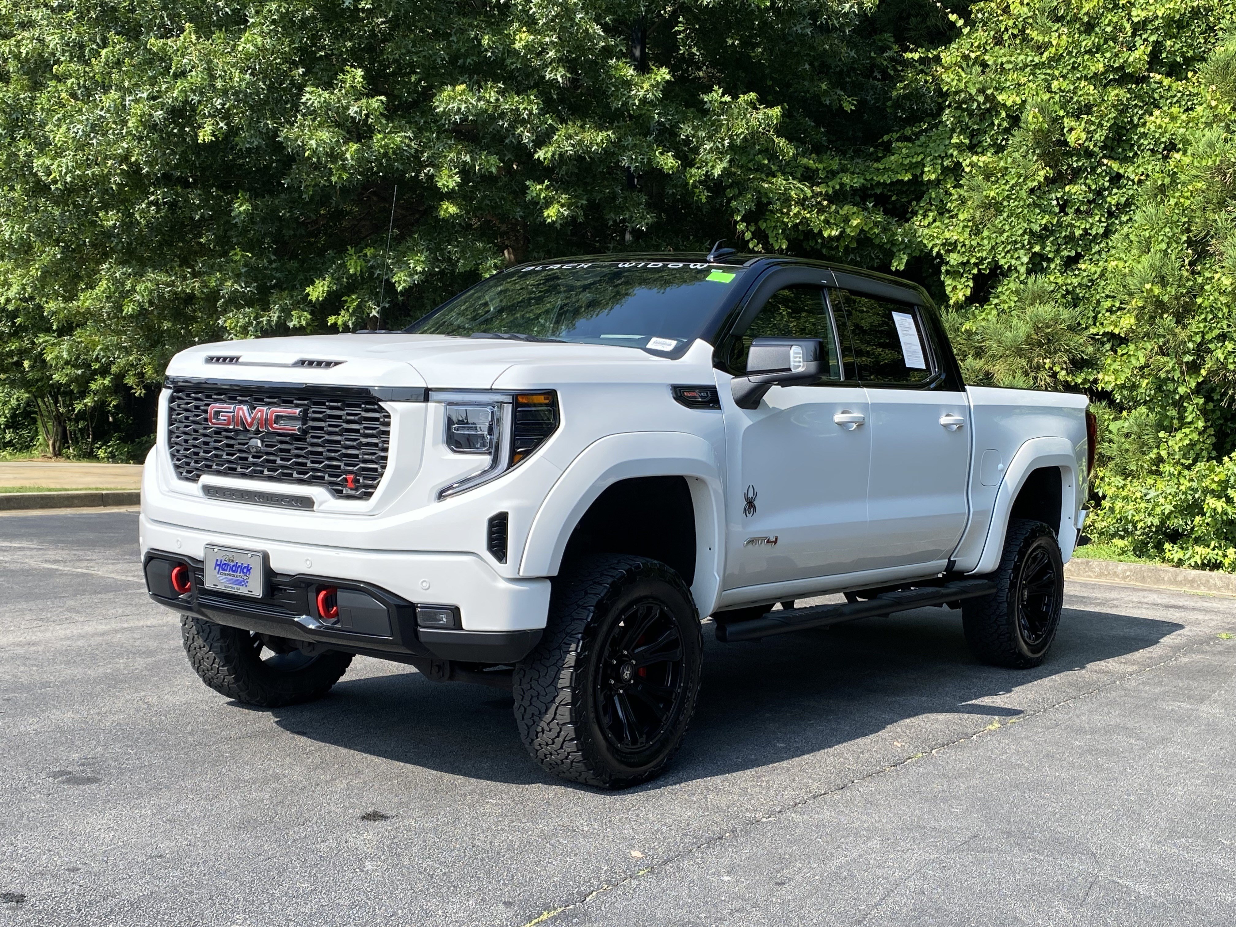 Used 2022 GMC Sierra 1500 AT4 w/ AT4 Premium Package AWD/4WD image 5