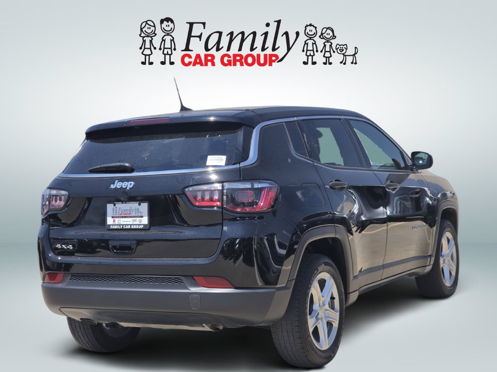 Used 2023 Jeep Compass Sport AWD/4WD image 4