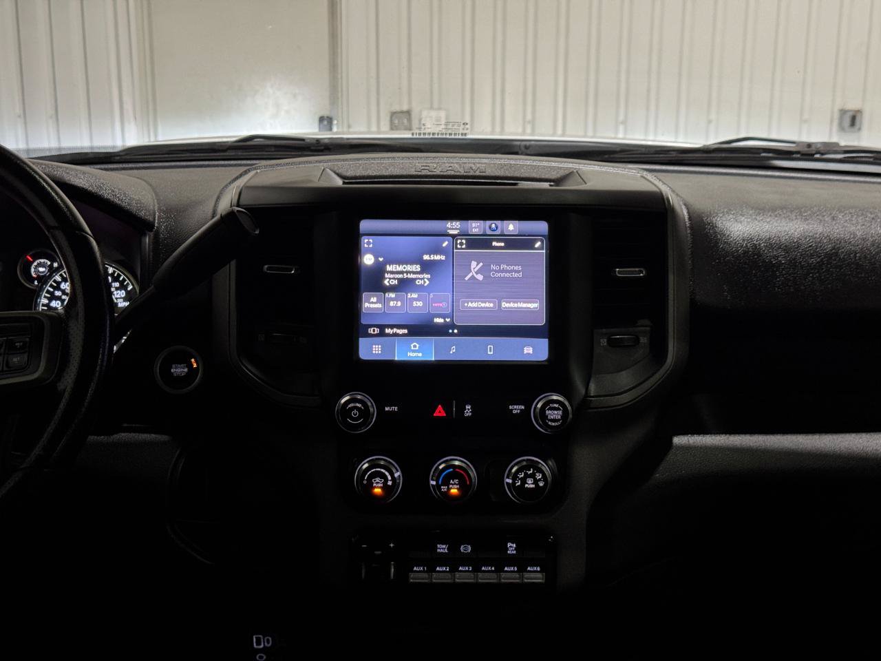 Used 2022 RAM 3500 Tradesman w/ Chrome Appearance Group AWD/4WD image 21