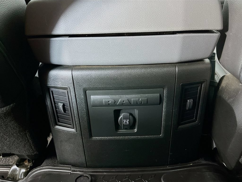 Used 2020 RAM 1500 Warlock AWD/4WD image 36