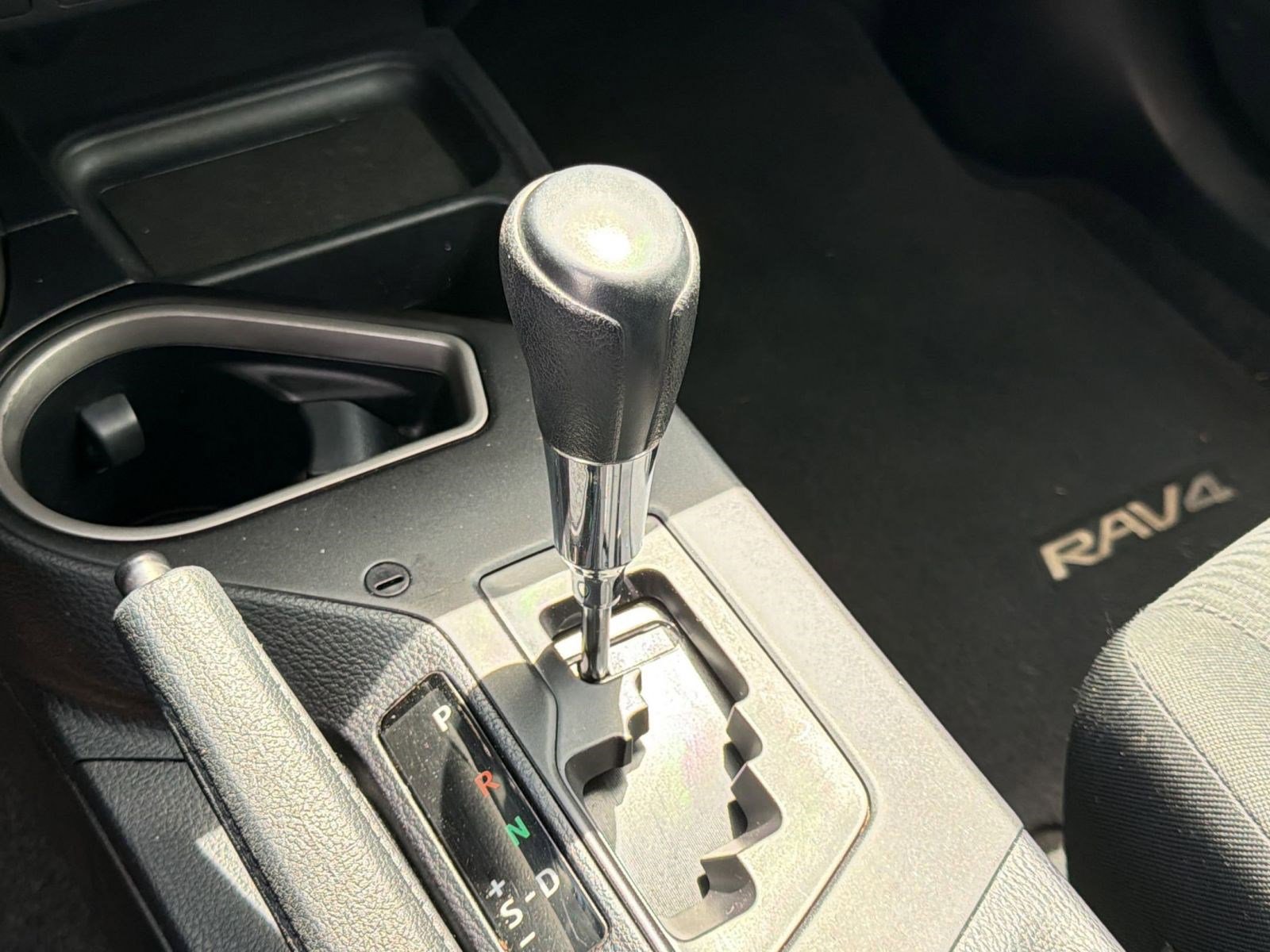 Used 2018 Toyota RAV4 LE image 21