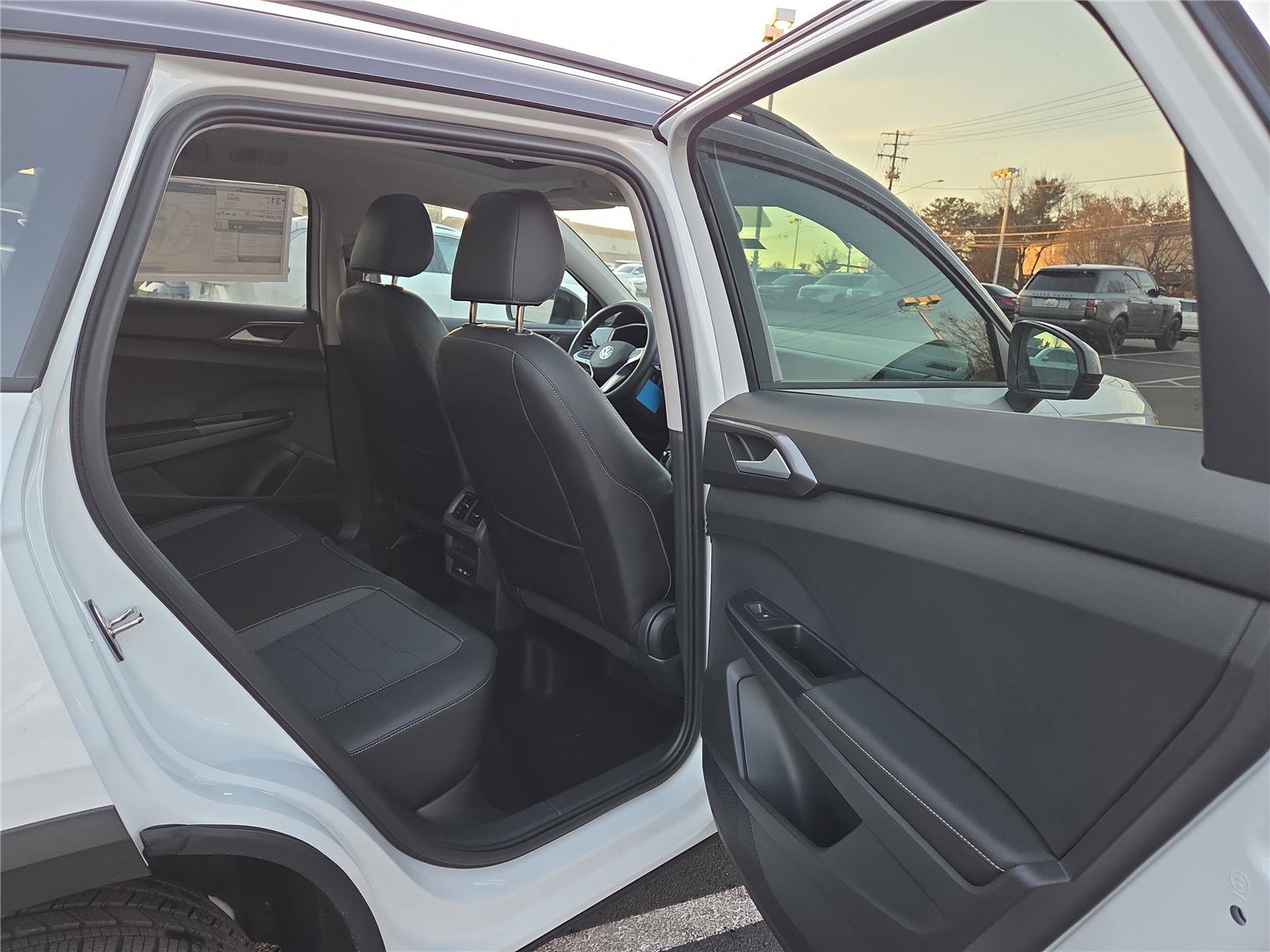 New 2026 Volkswagen Taos SE image 28