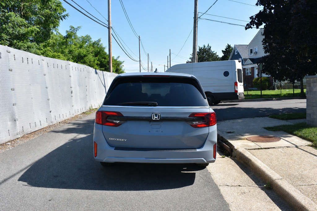 Used 2025 Honda Odyssey Sport-L image 6